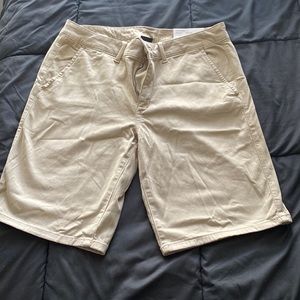 AMERICAN EAGLE Women’s Super Stretch Bermuda Khaki Shorts, Size 14